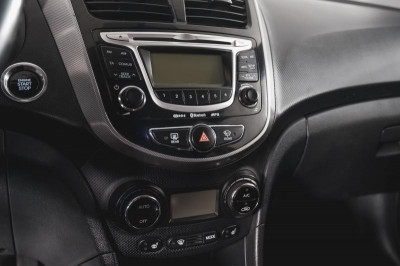 Hyundai Solaris 1.6 AT (123 л. с.)
