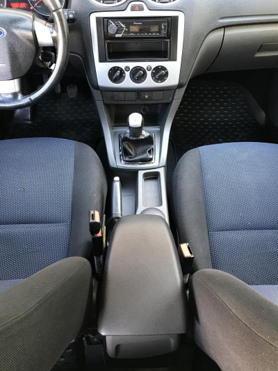 Ford Focus 1.8 MT (125 л. с.)