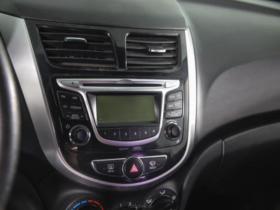 Hyundai Solaris 1.4 MT (107 л. с.)
