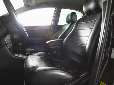 Toyota Avensis 2.0 AT (147 л. с.)