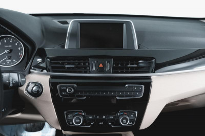 BMW X1 18i sDrive 1.5 AT (136 л.с.)