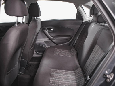 Volkswagen Polo 1.6 MPI MT (110 л. с.)