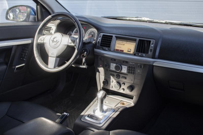 Opel Vectra 1.8 MT (140 л. с.)
