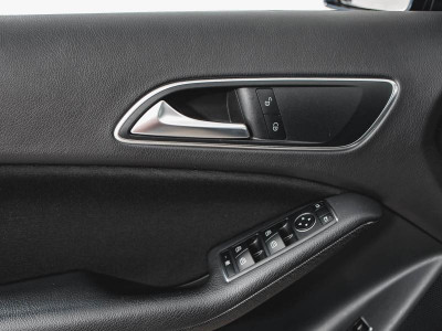 Mercedes-Benz GLA-Класс 200 MT (156 л.с.)