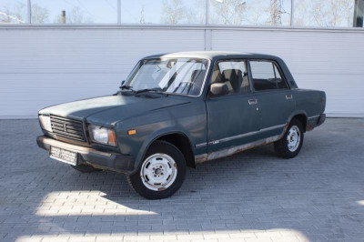 LADA 2107 1.6 MT (75 л. с.)
