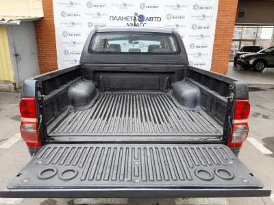 Toyota Hilux 2.5D MT Turbo AWD (144 л. с.)