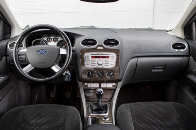 Ford Focus 1.8 MT (125 л. с.)
