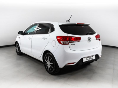 Kia Rio Хетчбэк 1.4 AT (107 л. с.)