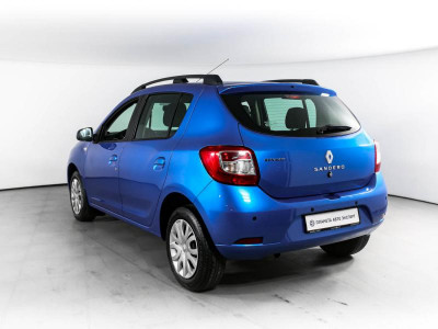 Renault Sandero 1.6 AT (102 л. с.)
