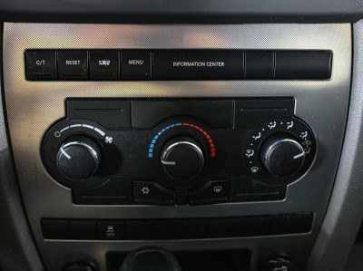 Jeep Cherokee 3.7 AT (205 л. с.)