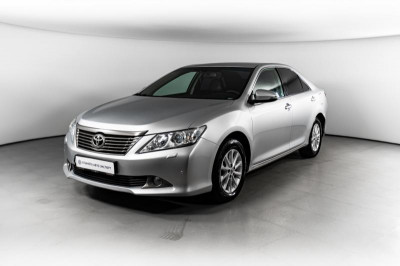 Toyota Camry 2.5 AT (181 л. с.)