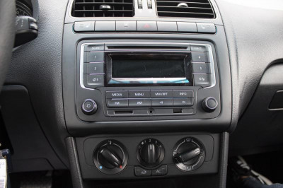 Volkswagen Polo 1.6 Tiptronic (105 л. с.)