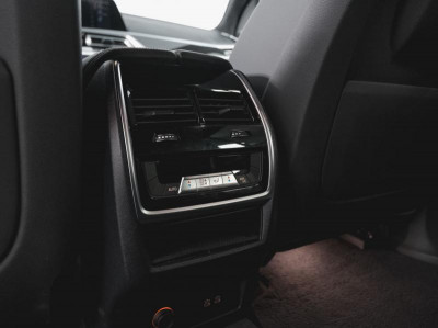 BMW X7 xDrive30d Steptronic (249 л.с.)