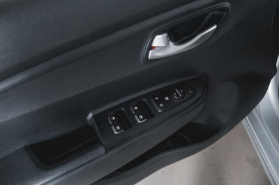 Kia Rio 1.6 AT (123 л. с.)