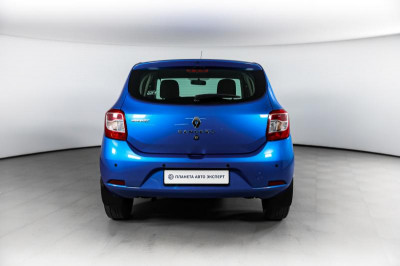 Renault Sandero 1.6 MT (82 л. с.)