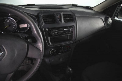 Renault Sandero 1.6 MT (82 л. с.)