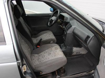 LADA 2112 1.6 MT (89 л. с.)