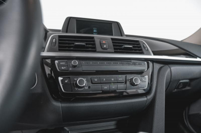 BMW 3 серия 320i AT (184 л. с.)