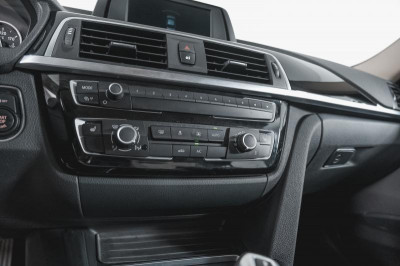BMW 3 серия 320i AT (184 л. с.)
