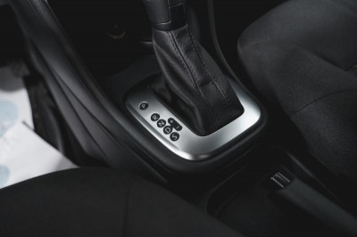 Volkswagen Polo 1.6 MPI AT (110 л. с.)