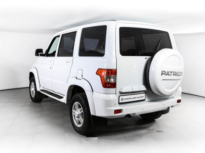 УАЗ Patriot 2.7 MT (128 л. с.)