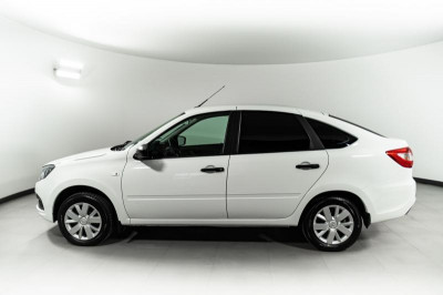LADA Новая Granta хетчбэк 1.6 MT 8кл (87 л. с.)