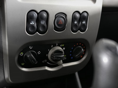Renault Logan 1.6 MT (84 л. с.)