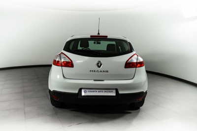 Renault Megane 1.6 MT (110 л. с.)