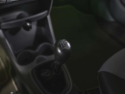 Peugeot 107 1.0 MT (68 л. с.)