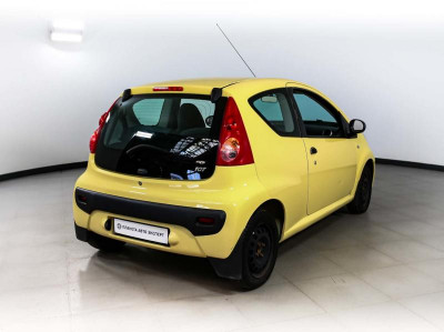 Peugeot 107 1.0 MT (68 л. с.)