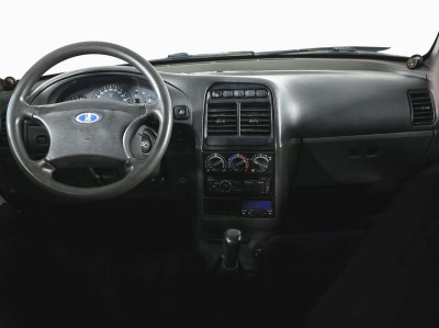 LADA 2112 1.6 MT (89 л. с.)