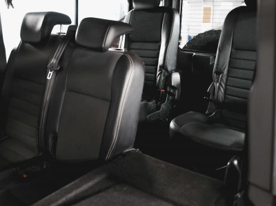 Land Rover Defender 2,4d MT (122 л.с.) 4WD