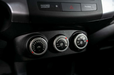 Mitsubishi Outlander 2.4 CVT 4WD (170 л. с.)