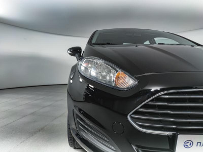 Ford Fiesta Седан 1.6 MT (105 л. с.)