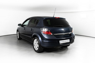 Opel Astra 1.8 AT (140 л. с.)