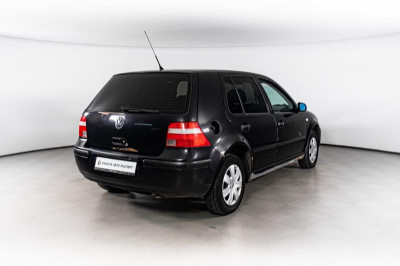 Volkswagen Golf 1.4 MT (75 л. с.)
