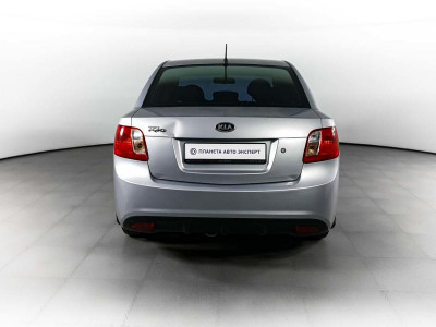 Kia Rio 1.4 MT (97 л. с.)