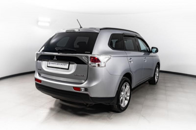 Mitsubishi Outlander 2.0 CVT 4WD (146 л. с.)