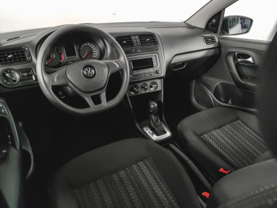 Volkswagen Polo 1.6 MPI AT (110 л. с.)