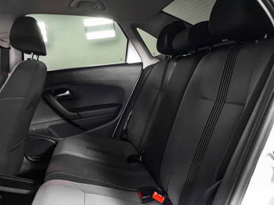 Volkswagen Polo 1.6 MPI AT (110 л. с.)