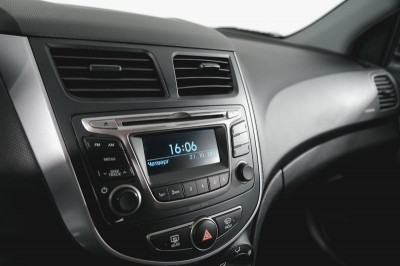 Hyundai Solaris Хетчбек 1.6 AT (123 л. с.)