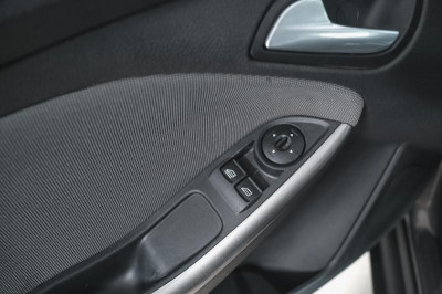 Ford Focus 1.6 MT (125 л. с.)