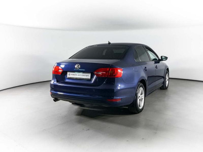 Volkswagen Jetta 1.6 AT (105 л. с.)