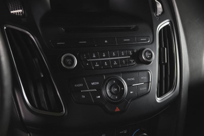 Ford Focus Седан 1.6 Ti-VCT PowerShift (105 л. с.) Sync Edition
