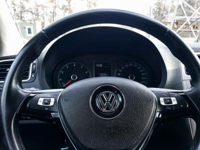 Volkswagen Polo 1.6 MPI MT (110 л. с.) Highline